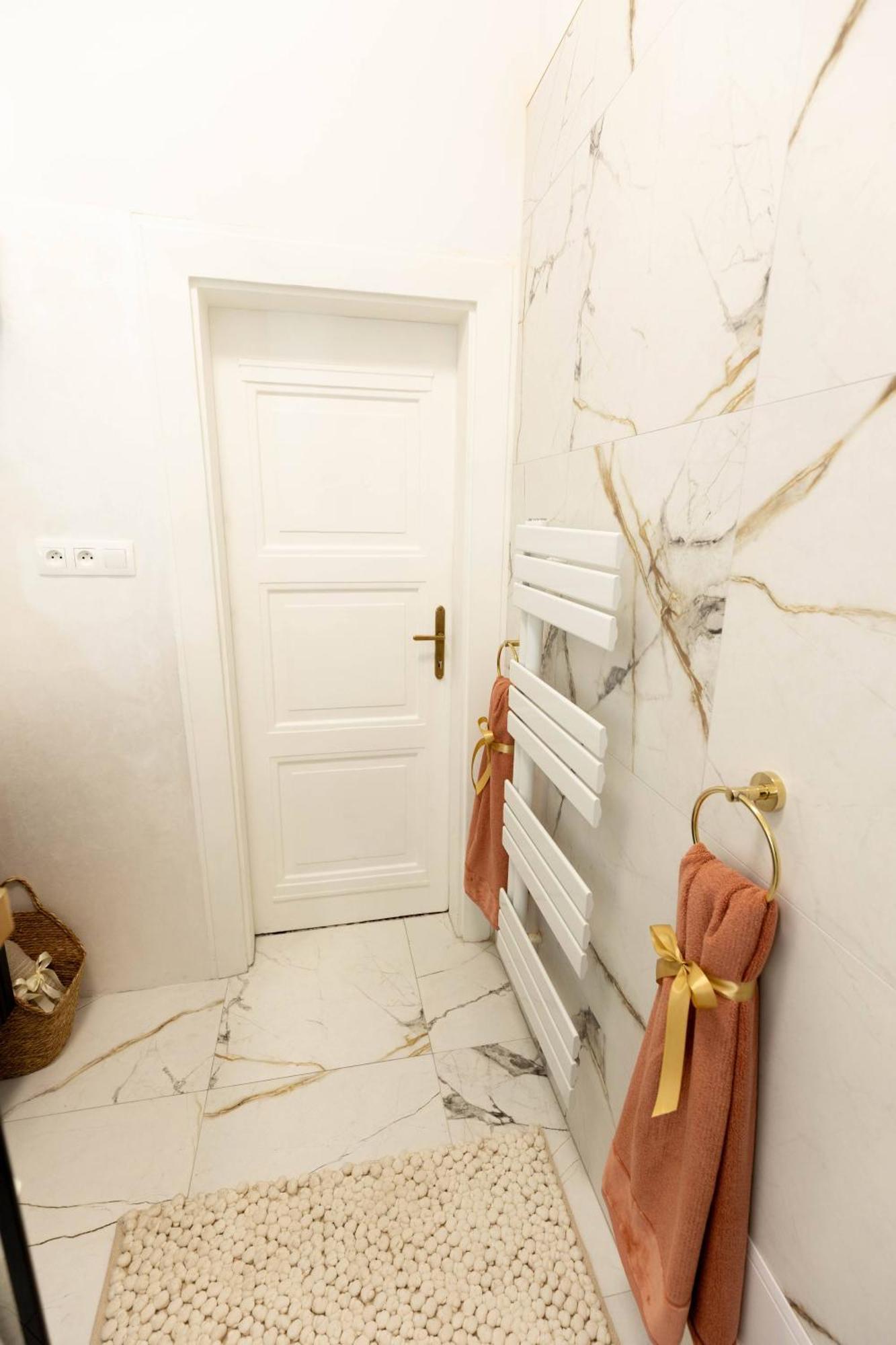 New, Stylish And Spacious Apartment Bratislava Exterior photo